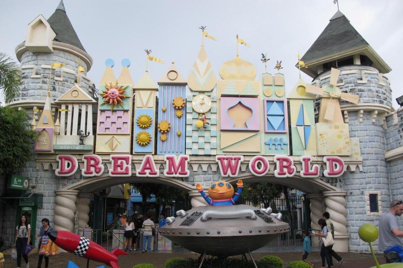 Dream World Amusement Park Bangkok And Snow Town