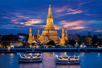 Wat Arun temple during cruise